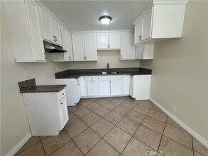 10516 Clovis Ave in Los Angeles, CA - Building Photo - Building Photo
