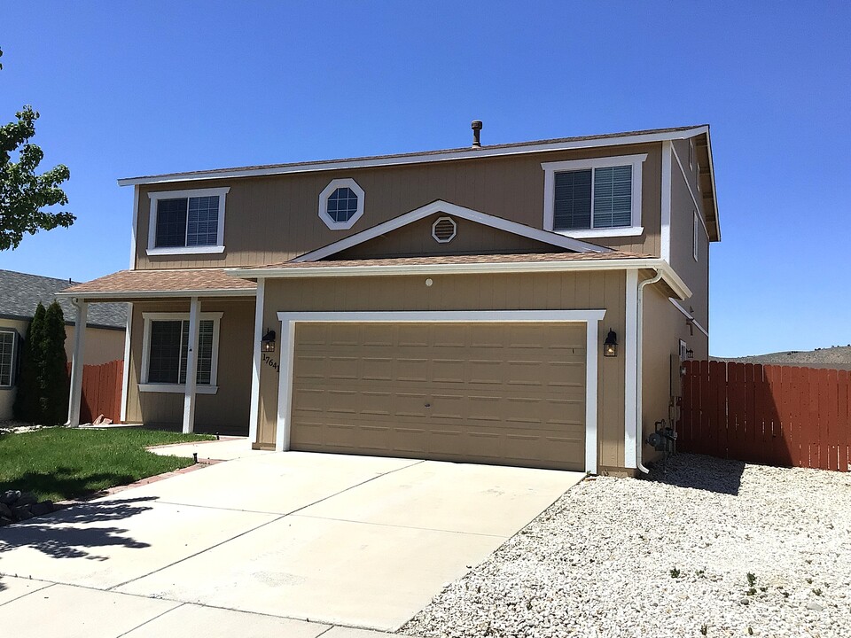 17641 Papa Bear Ct in Reno, NV - Building Photo