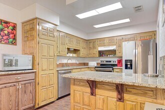 16744 Overland Stage Dr in Tyler, TX - Foto de edificio - Building Photo