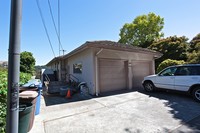 988-990 Meadowsweet Dr in Corte Madera, CA - Building Photo - Building Photo