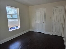 302 71st St in Houston, TX - Building Photo