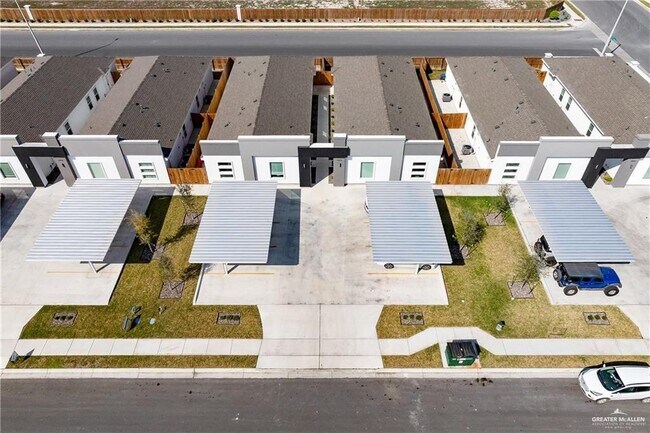 22 Wolf Crk Ave in McAllen, TX - Building Photo - Building Photo