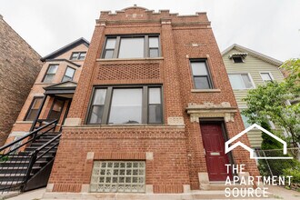 2660 N Ashland Ave, Unit 2 in Chicago, IL - Building Photo - Building Photo