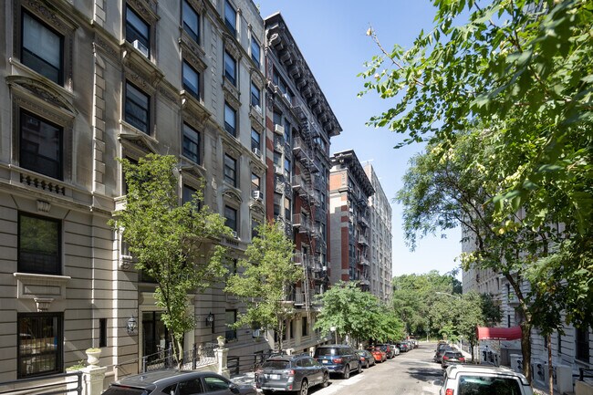 310 W 99th St in New York, NY - Building Photo - Building Photo