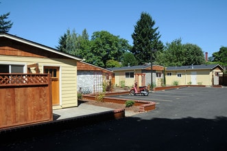 Tabor Hills Condominiums in Portland, OR - Building Photo - Building Photo