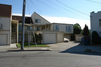 149 Cupid Row in San Bruno, CA - Foto de edificio - Building Photo