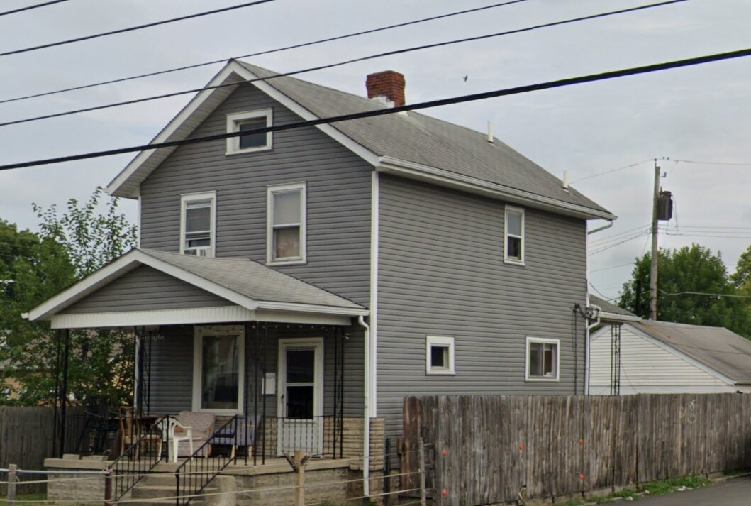 2250 Sullivant Ave in Columbus, OH - Building Photo