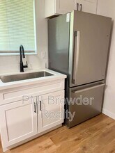 9727 5th St NE in Lake Stevens, WA - Foto de edificio - Building Photo