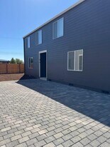 2816 SE Lyon St in Albany, OR - Building Photo