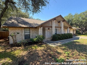 4638 Shavano Woods in San Antonio, TX - Building Photo - Building Photo