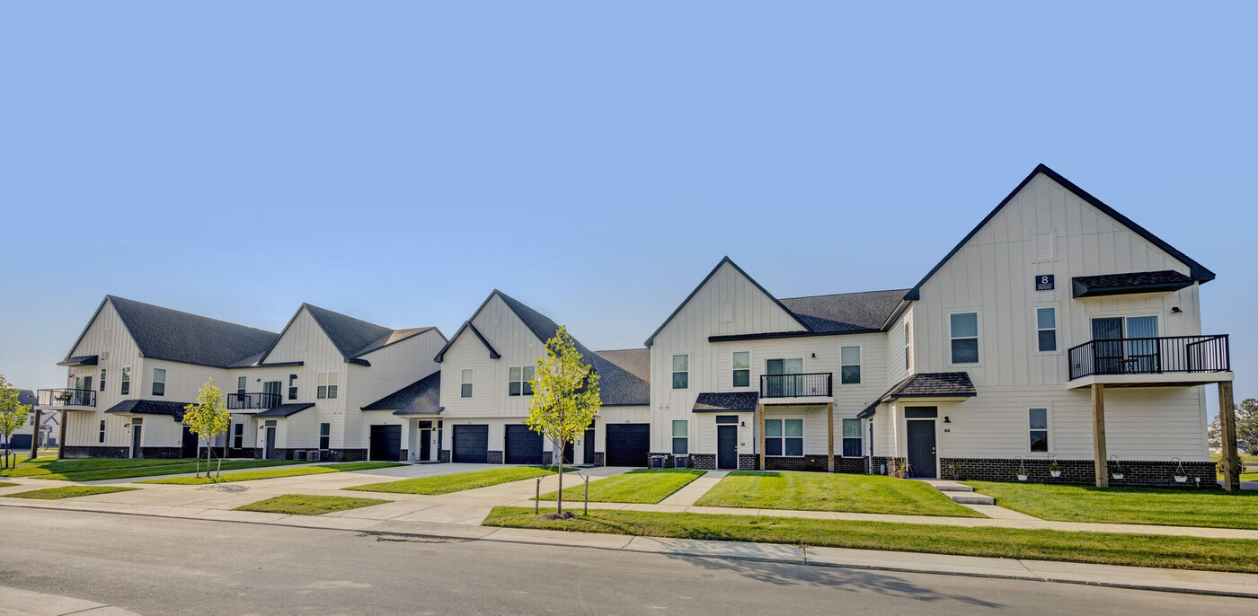 Legends Grove in Ann Arbor, MI - Building Photo