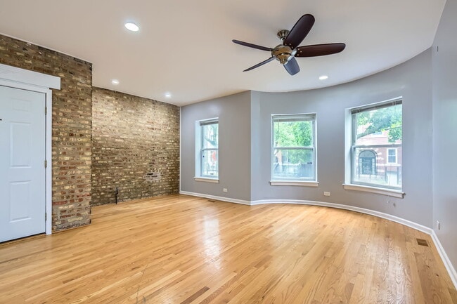 property at 4736 S St Lawrence Ave