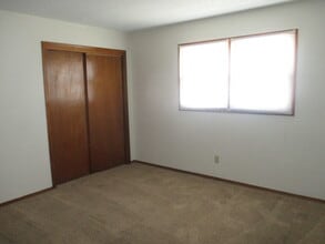 1017 W 14th St in Junction City, KS - Building Photo - Building Photo