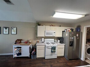 14515 Fitzgibbon Dr in Austin, TX - Building Photo - Building Photo