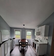 125 Hemlock St, Unit 2nd flr in West Haven, CT - Foto de edificio - Building Photo