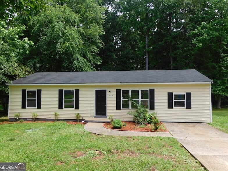 145 Sarsen Cir in Bogart, GA - Building Photo