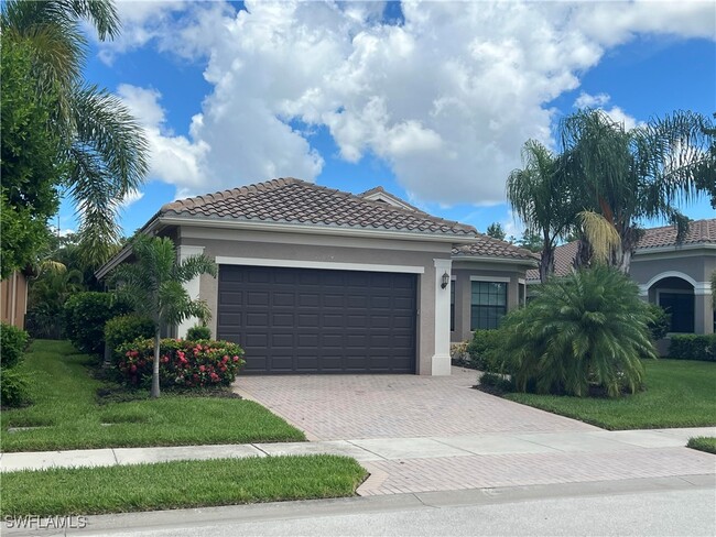 11624 Stonecreek Cir in Ft. Myers, FL - Foto de edificio - Building Photo