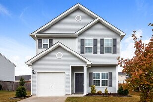 1132 Aprilia Ln in Dallas, NC - Building Photo