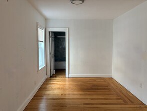 91 Ward St, Unit APT 1 in North Brookfield, MA - Building Photo - Building Photo