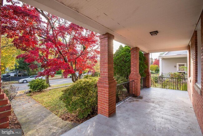 4307 Fessenden St NW in Washington, DC - Building Photo - Building Photo