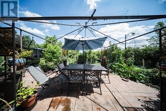 5420 Valleyhigh Dr in Burlington, ON - Building Photo - Building Photo