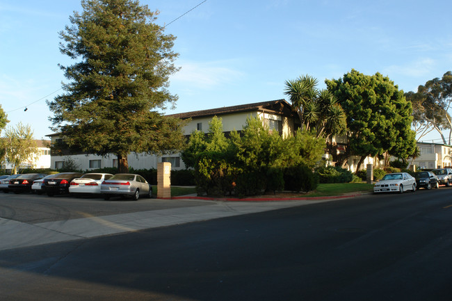 776 Camino Del Sur in Goleta, CA - Foto de edificio - Building Photo