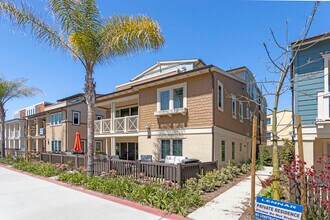 Mission Beach Residences in San Diego, CA - Building Photo - Building Photo