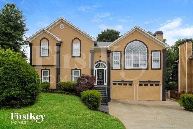 property at 3751 Mashie Ct