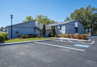 Hermitage Apartments in Valrico, FL - Foto de edificio - Building Photo