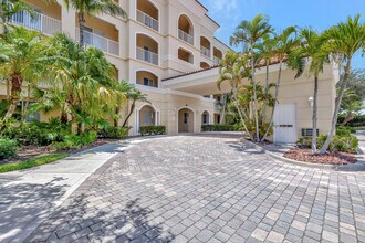 34 Harbour Isle Dr W in Fort Pierce, FL - Building Photo - Building Photo