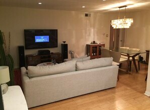 563 E Hazel St in Inglewood, CA - Building Photo - Building Photo