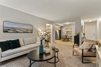 College Hill Apartments in Grand Rapids, MI - Building Photo - Building Photo