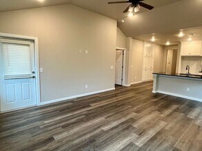 6512 Bent Wood Villas Dr in Oklahoma City, OK - Building Photo - Building Photo