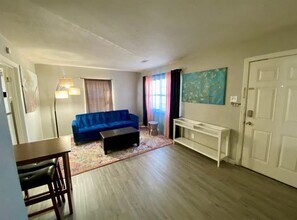 5631 Arlington Park Dr in Dallas, TX - Building Photo - Building Photo