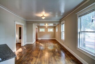 301 5th Ave SE in Minneapolis, MN - Building Photo - Building Photo
