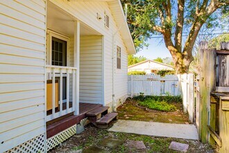 1252 E Burgess Rd in Pensacola, FL - Building Photo - Building Photo