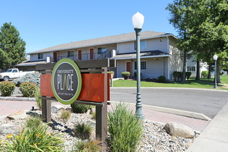 University Park & Place in Ellensburg, WA - Foto de edificio - Building Photo