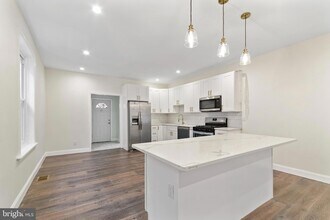 215 N 53rd St in Philadelphia, PA - Building Photo - Building Photo