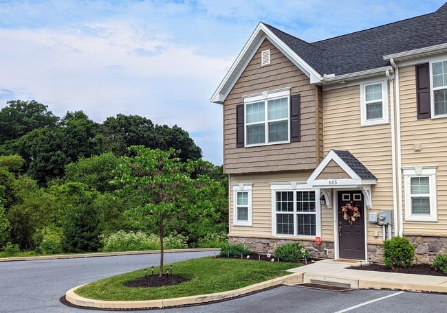 Hunters Pointe Townhomes