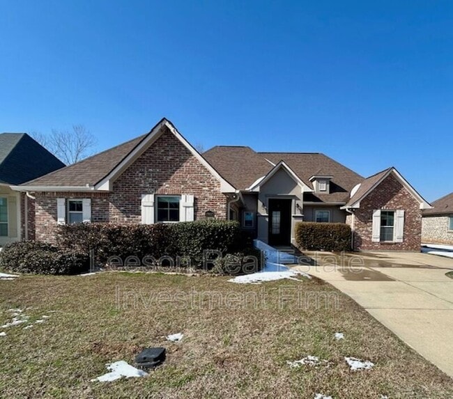 property at 2912 Paradise Dr