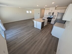 5658 Mesa Sedona St in North Las Vegas, NV - Building Photo - Building Photo