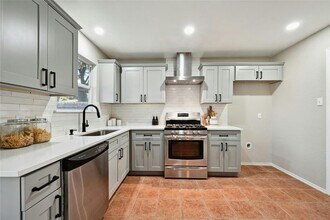 9504 Sanford Dr in Austin, TX - Building Photo - Building Photo