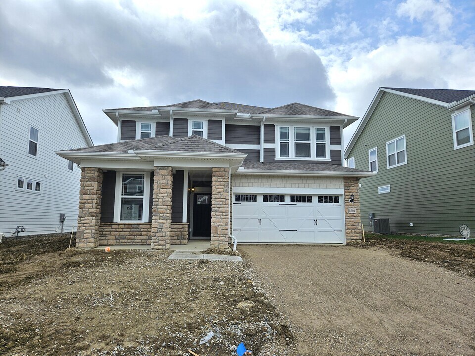 8604 Apricot Wy in Plain City, OH - Building Photo