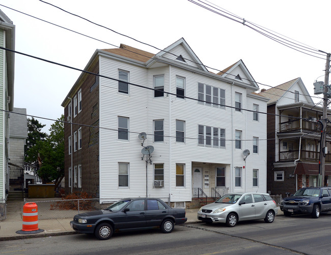 359 Coggeshall St in New Bedford, MA - Building Photo - Building Photo