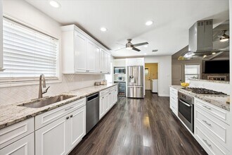 7614 Braesview Ln in Houston, TX - Building Photo - Building Photo