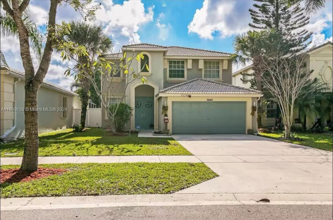 9846 Warner Ln in Wellington, FL - Building Photo