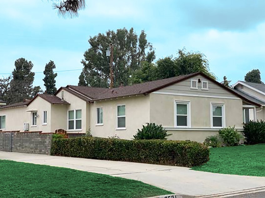 2517 Pine Valley Dr in Alhambra, CA - Foto de edificio