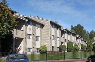 Cottonwood in Kent, WA - Building Photo
