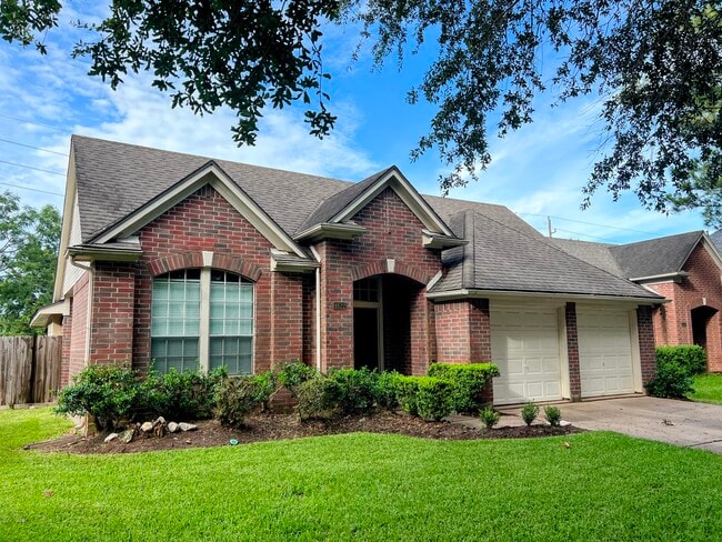 property at 4622 Forest Home Dr