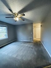 880 N Rutherford Rd in Taylors, SC - Building Photo - Building Photo